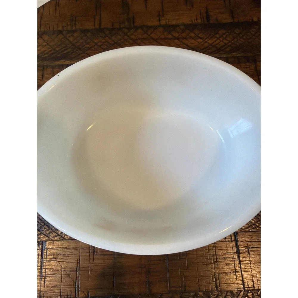 Fire-King Anchor Hocking Vintage Pattern Oval 1 1/2 Qt Casserole Dish - No Lid